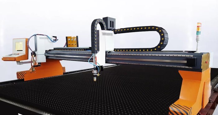 Автоматизированный комплекс плазменной и газокислородной резки с ЧПУ серии TSG TSG