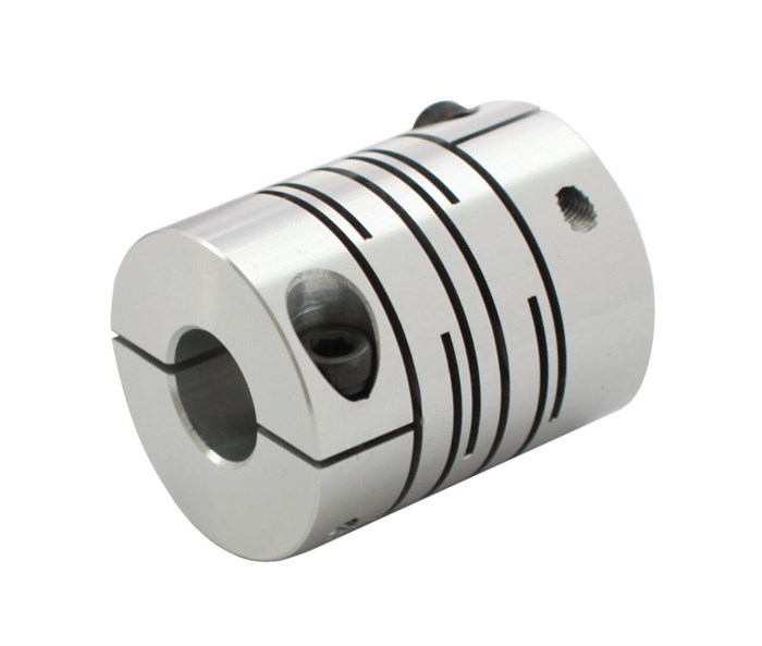 Муфта разрезная INNOCONT d=16 мм, с зажимным кольцом, материал - алюминий, диаметры валов 6*6 мм, номинальный момент 0,6 Нм CPI-16C-6x6